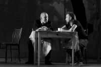 Валерий Золотухин и Дмитрий Егоров на репетиции спектакля «С любимыми не расставайтесь». Фото: архив Молодежного театра Алтая