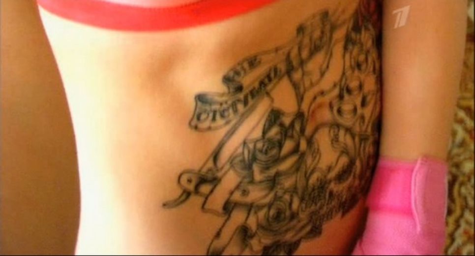 Порезавшая знакомого спортсменка стала героиней передачи «Пусть говорят»