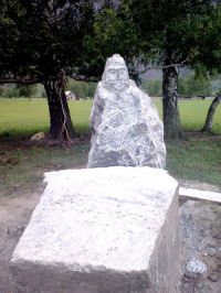 На Алтае установили памятник богатырю Кайракан-Дьарынаку