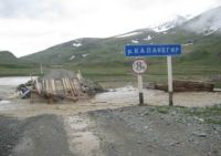 Из-за паводка на Алтае разрушился еще один мост: от цивилизации отрезано более 1,5 тысяч сельчан