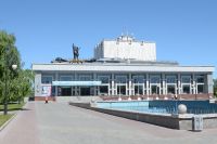 Почти две сотни спектаклей прошли на сцене алтайской «драмы» в 91-м сезоне