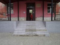 Крыльцо дома, которое инвалид просит оборудовать перилами
