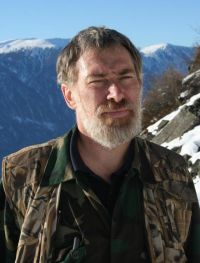 Экс-браконьера на Алтае приобщили к фотоохоте на снежного барса