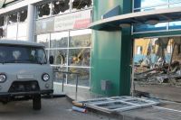 В Барнауле судебные приставы снесли здание автосалона «АГАС-холдинга»