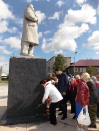 Коммунисты призвали жителей Камня-на-Оби прекратить «сидеть в своих в берлогах», пока власть заставляет «сосать лапу»