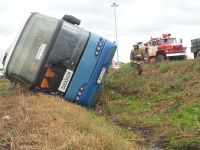 Опрокинулся автобус с пассажирами, ехавшими из Барнаула в Новосибирский зоопарк и «Мегу»