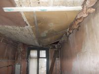 В Бийске начал рушиться дом, официально признанный годным для проживания