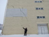 Дольщикам разрушающегося в Барнауле пятиэтажного гаража посоветовали без промедления укреплять строение
