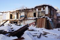 Рухнула крыша ветхого дома в Бийске: один человек погиб