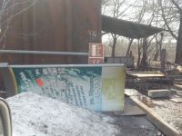 В Барнауле неизвестные спилили новые двуязычные указатели, установленные по программе развития туризма