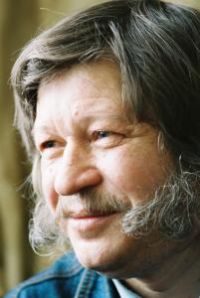 В Барнауле прощаются с известным художником Юрием Ивановым