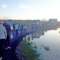 Дорожники экстренно укладывают асфальт в Затоне