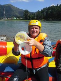 Известный телеведущий Язь предпочел алтайского червяка вареникам с сыром