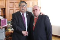 Главы Алтая и Кузбасса обменялись региональными наградами