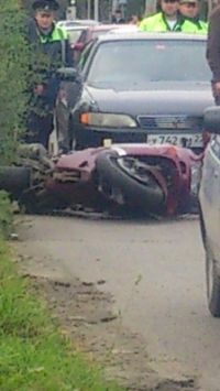 В Барнауле водитель КамАЗа переехал мопедиста