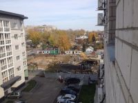 На стройке жилого дома возле парка «Изумрудный» в Барнауле рухнул кран