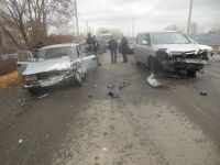 Пьяный водитель Toyota устроил ДТП на встречной полосе в Бийске