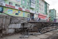 Из-за сырости в Бийске неожиданно обрушилась стена жилого дома