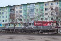 Из-за сырости в Бийске неожиданно обрушилась стена жилого дома