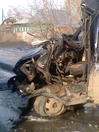 В Барнауле «ГАЗель» осталась без кабины после столкновения с фурой