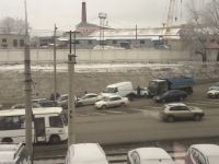 КамАЗ инициировал цепочку ДТП и «пробку» в центре Барнаула
