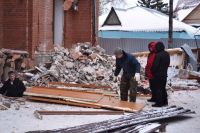 В Барнауле сносят многоквартирные дома незаконной постройки