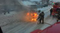 В Барнауле открытым огнем горела Toyota