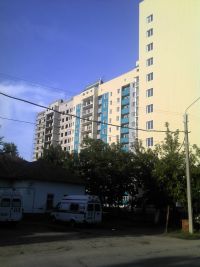 Так дом по улице 5-я Западная, 77 выглядел в начале сентября