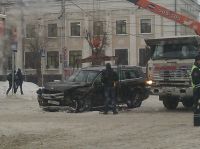 В Барнауле ДТП с участием снегоуборочной техники и Mercedes спровоцировало утренние «пробки»