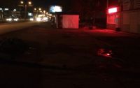 На одной из улиц Барнаула может уйти под землю продуктовый киоск