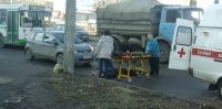 На улице Малахова в Барнауле пожилая женщина оказалась под колесами Nissan