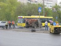 В Барнауле кладут «мокрый» асфальт