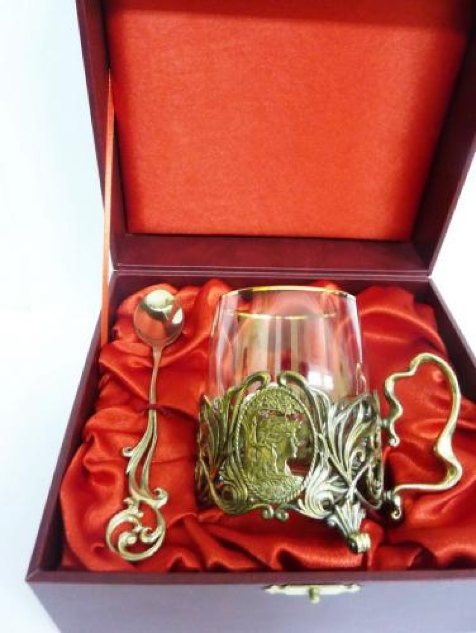 Какой оригинальный подарок можно сделать любимому человеку?