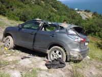 Алтайский водитель «забыл» разбитый Nissan на склоне в Крыму