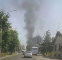 Рабочие «организовали» небольшой пожар на барнаульской стройплощадке