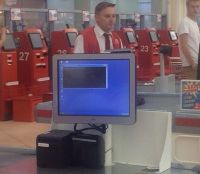 Барнаульский «Ашан» немного «подзадержал» покупателей на кассах