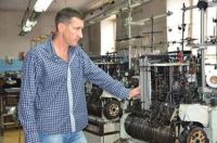 Бийский предприниматель наладил производство носков на заброшенной фабрике