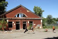 Жители Бийска обеспокоены равнодушием властей к опасностям заброшенного городка