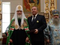 Цыплят по осени считают: алтайский губернатор собрал «медальный урожай»