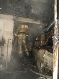 В Октябрьском районе Барнаула горел узбекский общепит
