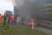 Дальнобойщик из Барнаула спасал в Омской области горящий грузовик