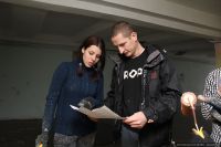 Иван Усольцев (справа) с волонтером