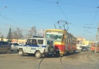 В центре Барнаула патрульная машина остановила трамвай