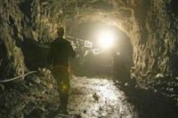 Рабочего завалило обрушившейся горной породой на Алтае
