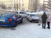 Максимальная аварийность: автомобили такси в Барнауле «зачастили» с ДТП