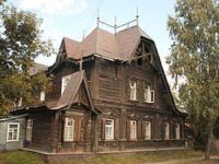 В Барнауле восстановят 100-летнюю усадьбу бывшего городского главы, в которой живут девять семей