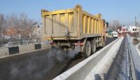 Большегрузы могут лишить Барнаул одной из важнейших транспортных артерий