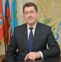 «Нелегко быть патриотом за 7 тысяч рублей»: алтайский бомонд о пользе нового «воспитательного» закона