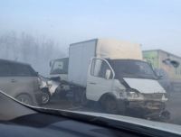 Девять автомобилей столкнулись на алтайской трассе из-за тумана