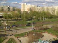 Проезжую часть у барнаульского лицея полностью залило водой